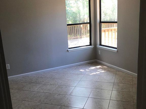 5th image of 552 Staffordshire Dr
