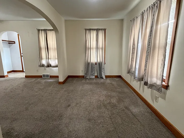 1623 Kilbourn Ave #1 — Photo 3