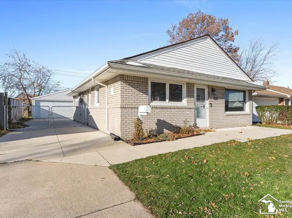 18170 Marsha St, Riverview, MI 48193