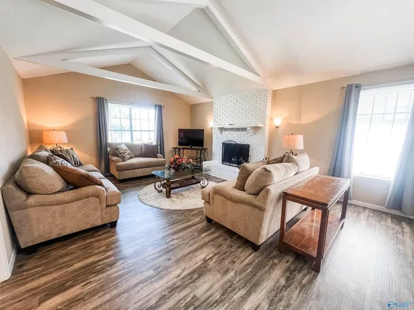 502 Jo Lee Ln, Rainbow City, AL 35906