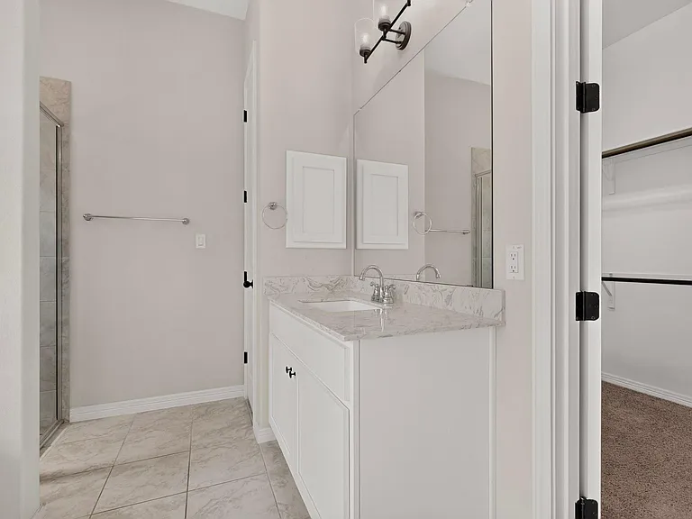 2433 La Mirada St — Photo 9