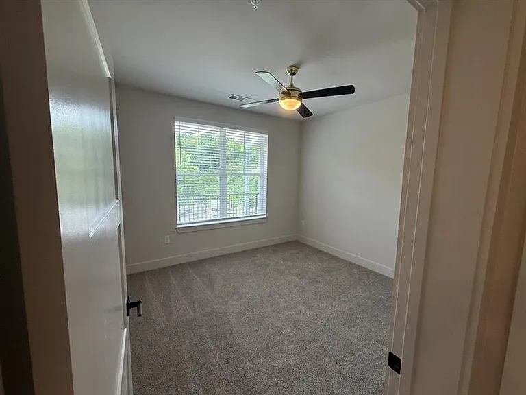 District on the Etowah Apartments — Photo 549