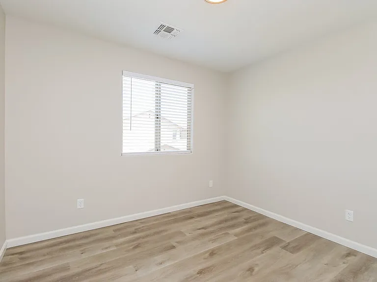 899 S Pheasant Dr — Photo 14