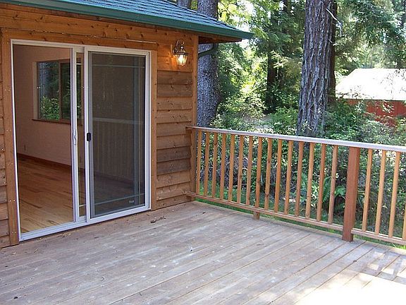 dining room entrance to deck