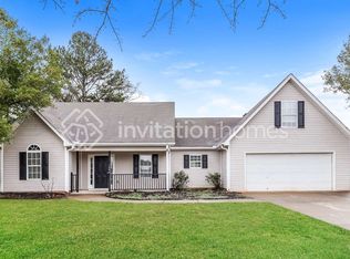 1004 Buttercup Ln, Locust Grove, GA 30248
