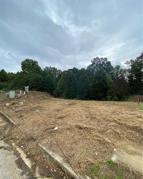 2nd image of 2479 Park Estates Dr