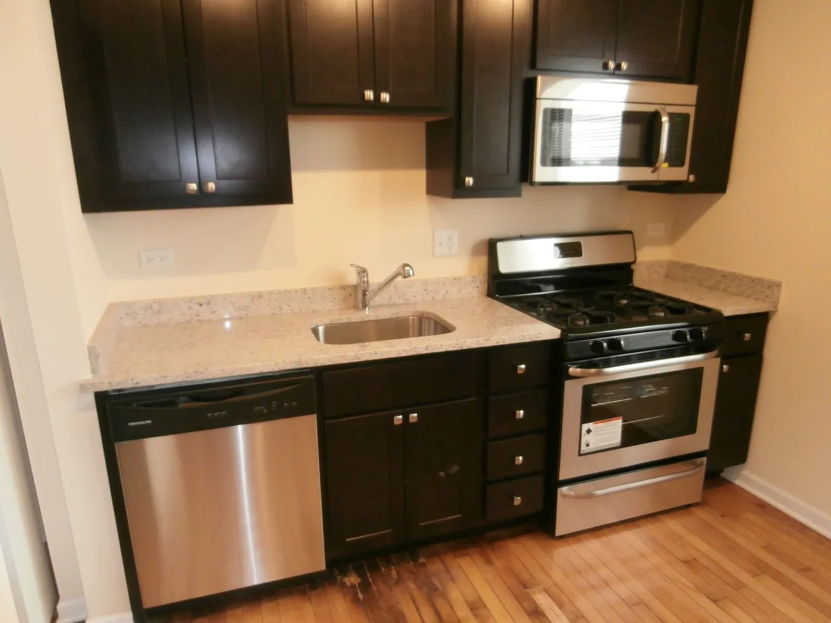 Building Photo - 4747 N Troy St #1S