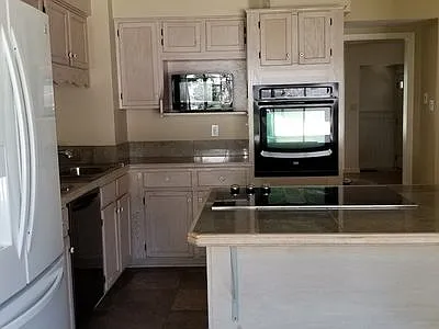 6015 N Shoreland Ave — Photo 10