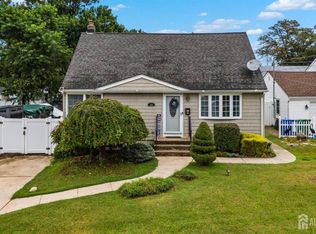 10 Vincent St, Parlin, NJ 08859
