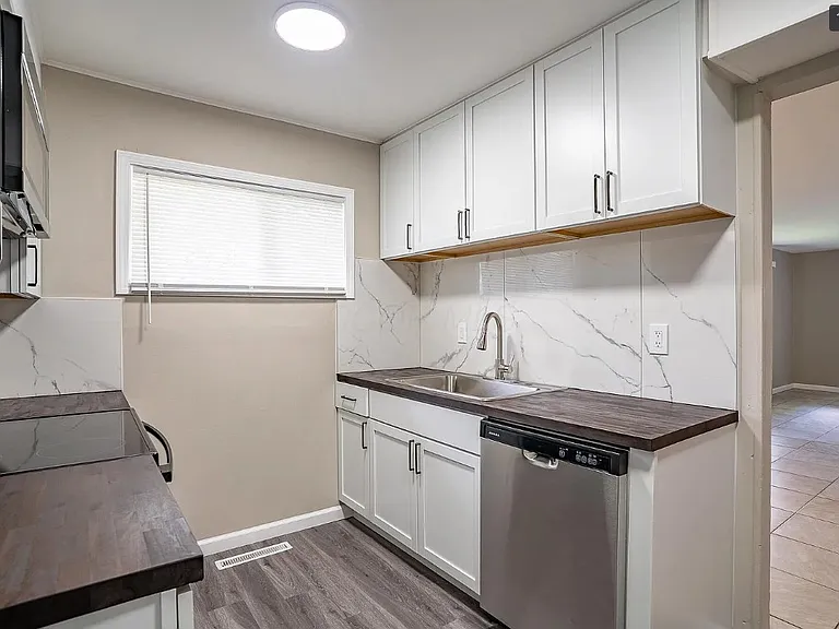 2364 Brentnell Blvd — Photo 7