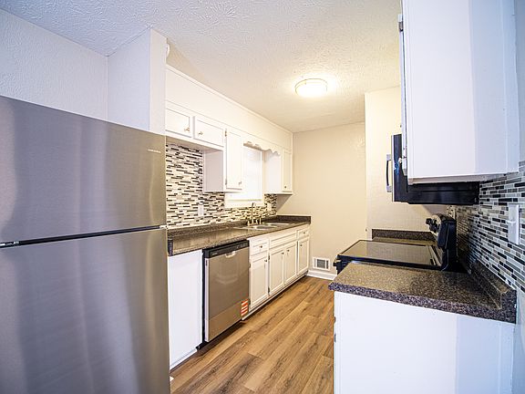 5th image of 289 Diane Dr SE