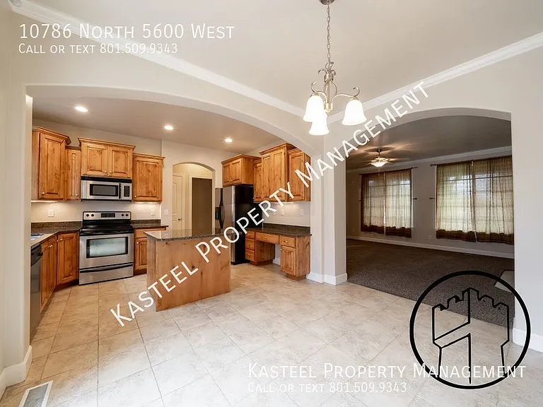 10786 N 5600 W — Photo 7