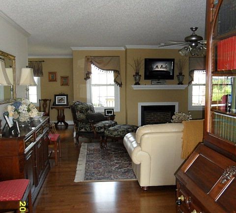 5th image of 68 Finch Ct