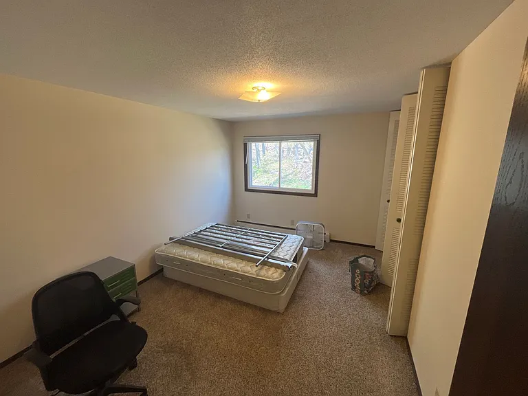 1725 Kenwood Ave — Photo 10
