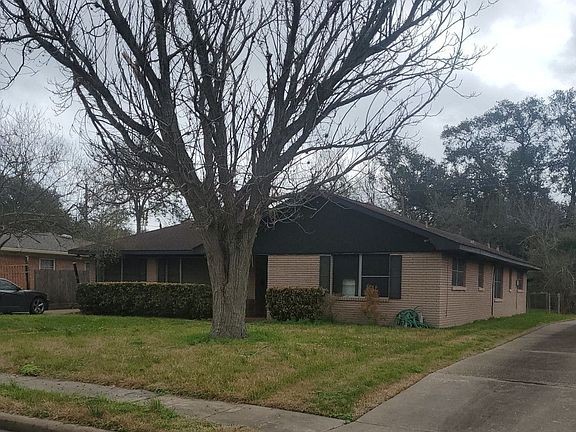 3rd image of 8036 Glenview Dr