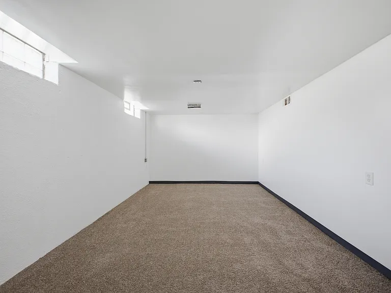 5375 Mayfair St — Photo 21
