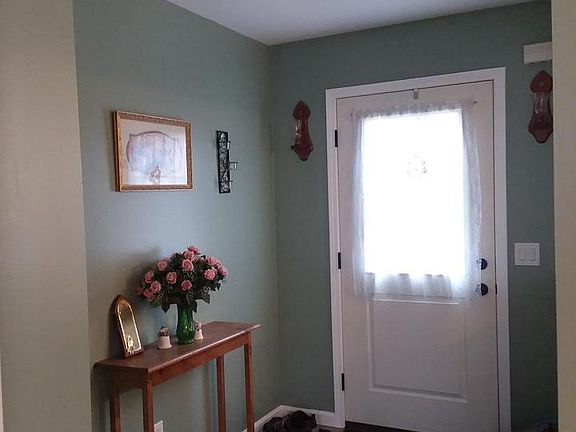 Image 3: : Foyer