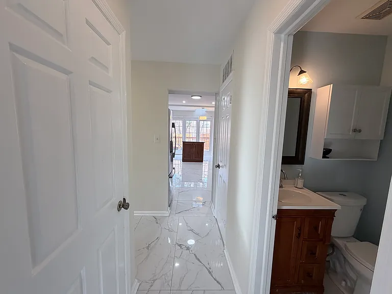 5900 Parenham Way — Photo 36