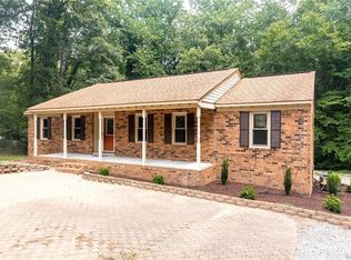 9521 Trails End Rd, Midlothian, VA 23112
