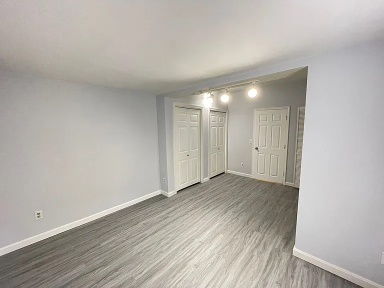 188 Laurel St #1 — Photo 8