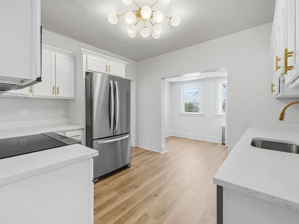 22 Douglas Ave Floor 2, Maynard, MA 01754