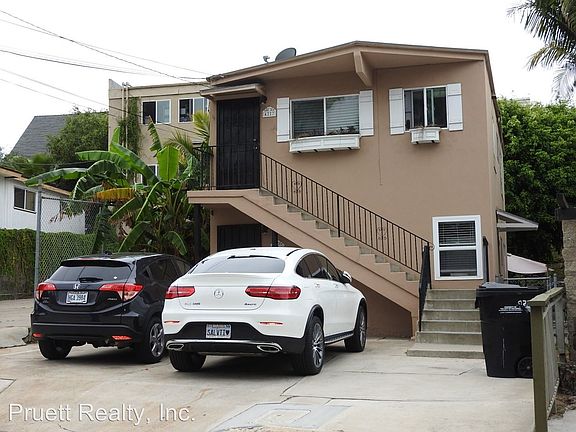 3rd image of 4225 Whittier St