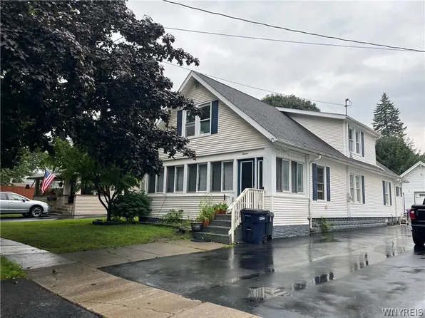 11 Oak St, Oakfield, NY 14125