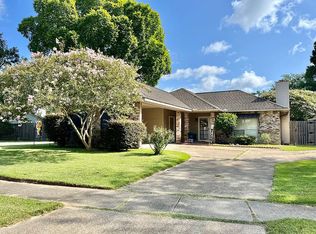 4261 Country Hill Dr, Baton Rouge, LA 70816