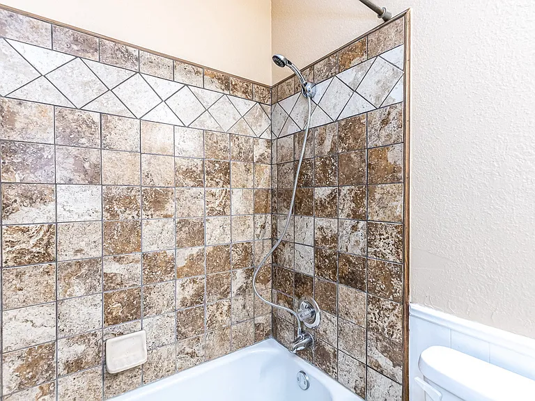 8304 Fremont Ave — Photo 16