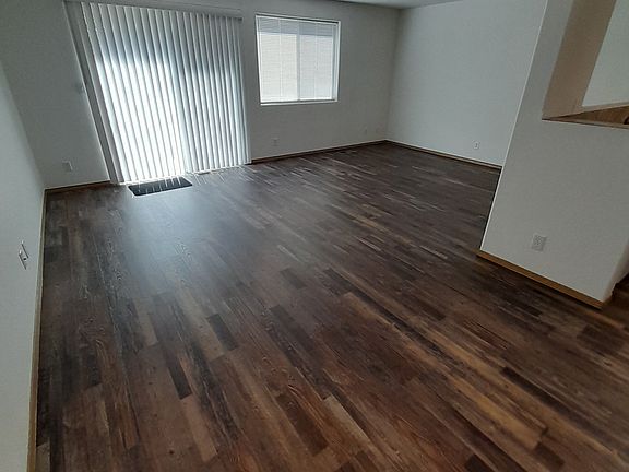 3rd image of 31280 NW Hillcrest St