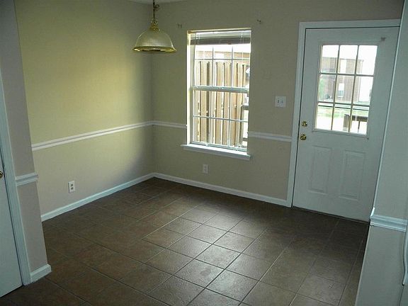 4th image of 329 Audrea Ln APT D