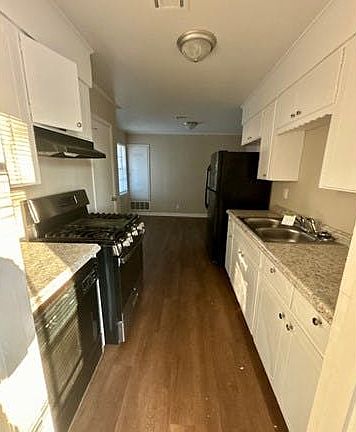 3rd image of 3238 Elsberry Dr