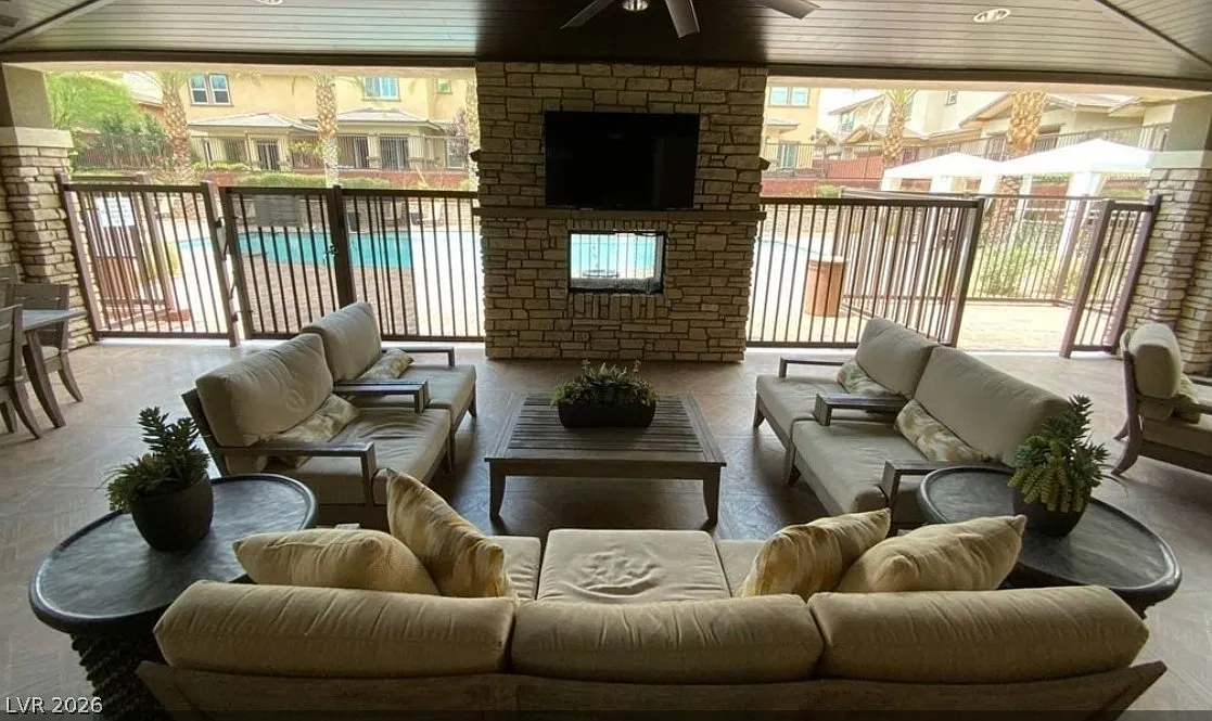 2 bed, 2.5 bath, 1597 sqft, $2,495 — Photo 4