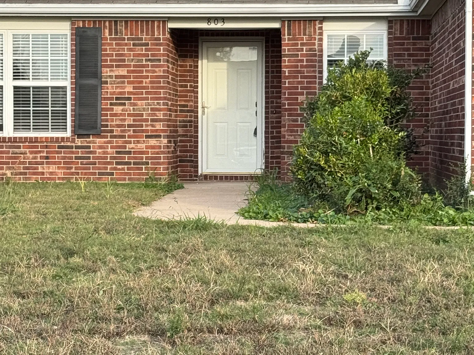 4 bed, 1900 sqft, $1,900 — Photo 2