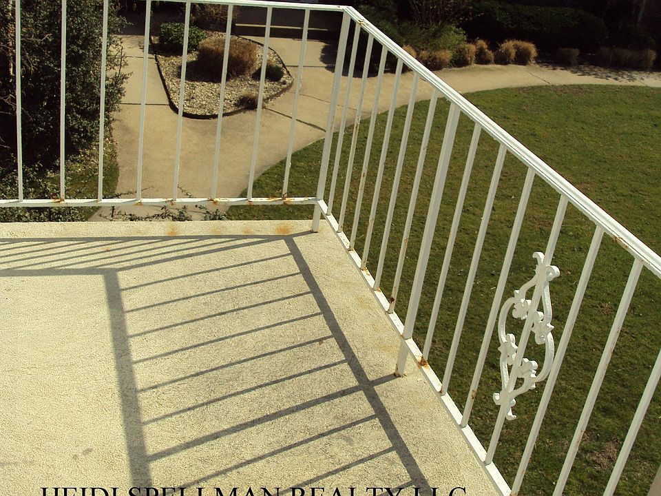 2nd image of 92 Shore Rd