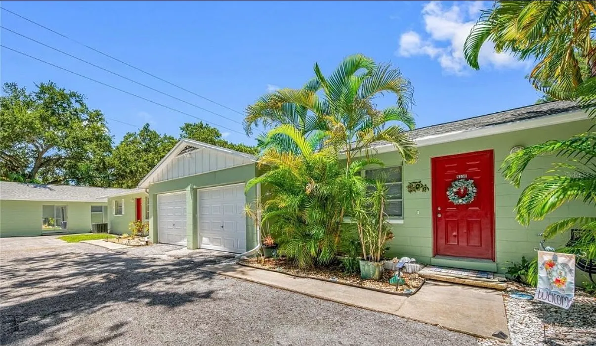 2 bed, 950 sqft, $2,000 — Photo 2