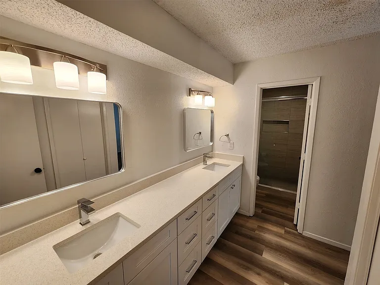 Full bathroom