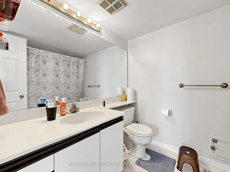 1360 Rathburn Rd E #1808 — Photo 18