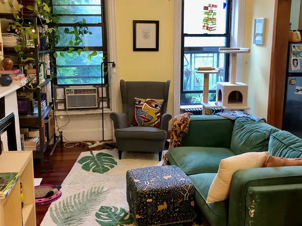 715 Sackett Street image 1 of 6