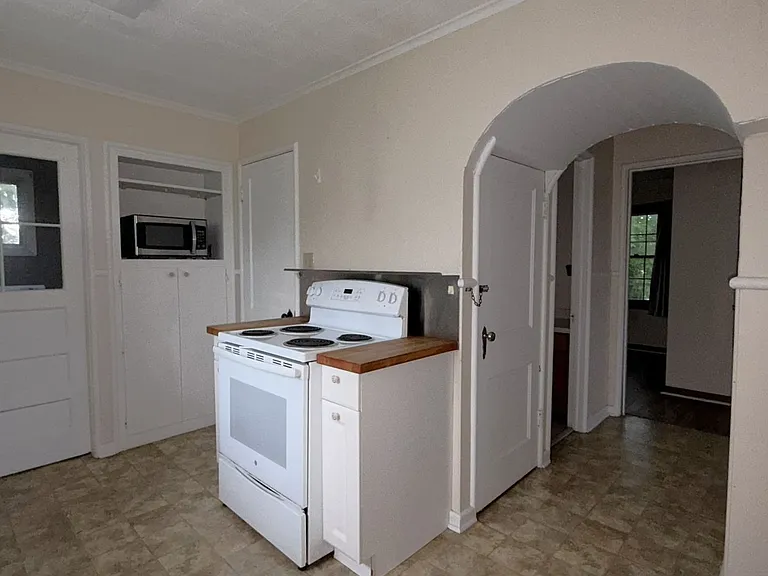 13497 Center Rd — Photo 17