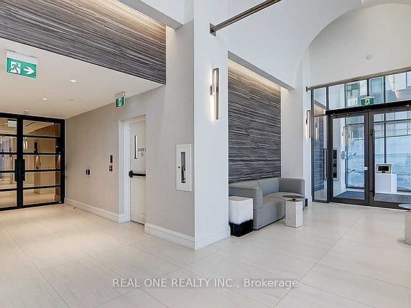 3rd image of 39 Roehampton Ave #1709
