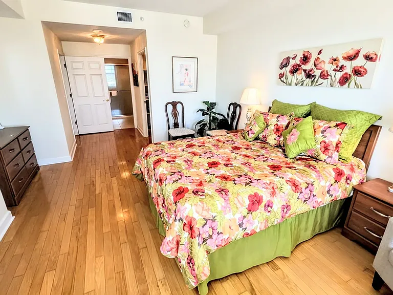750 N Tamiami Trl #1404 — Photo 12