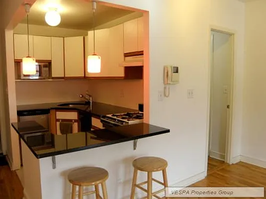 Rented by Vespa Properties Group | media 21