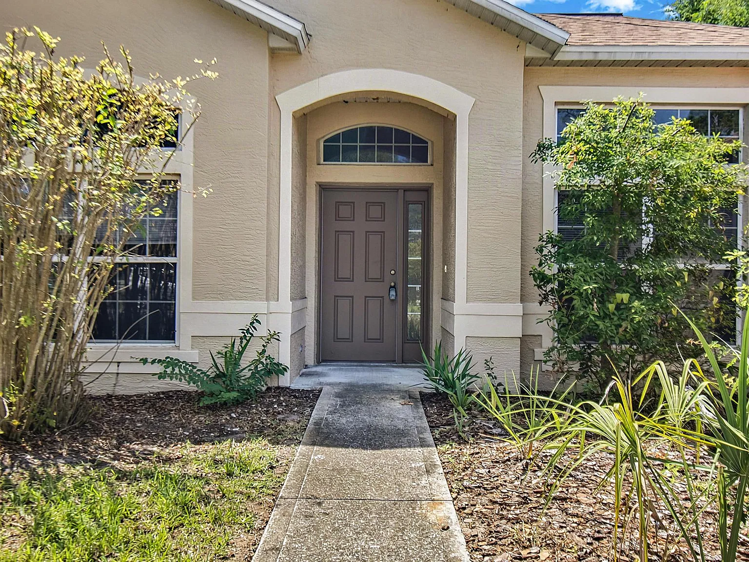 132 Berkshire Ln — Photo 3