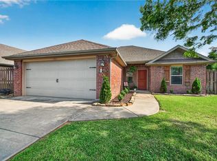 1106 W Berkeley Ave, Rogers, AR 72758