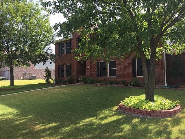 2nd image of 1020 Canyon Dr