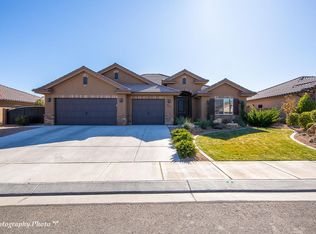 921 W Las Colinas Dr, St George, UT 84790