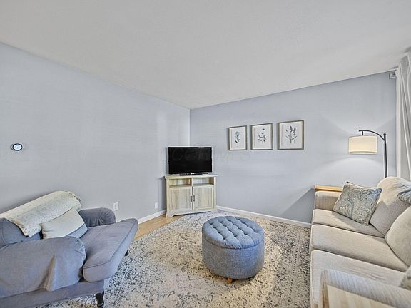 5th image of 8511 Seabright Dr