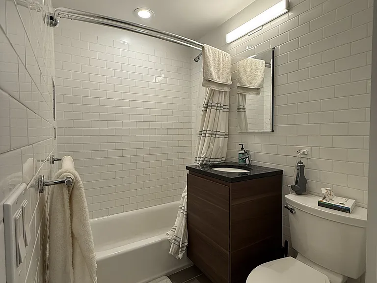 357 W 19th St #2E — Photo 15