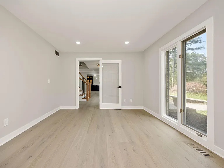 5240 Clarendon Crest St — Photo 18